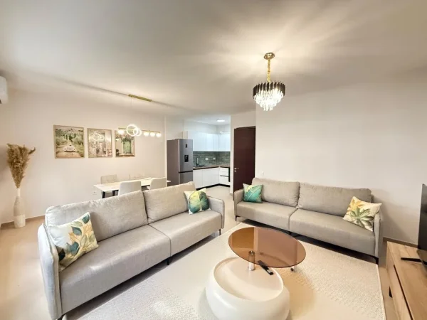 Tirane, jepet me qera apartament 2+1 Kati 3, 