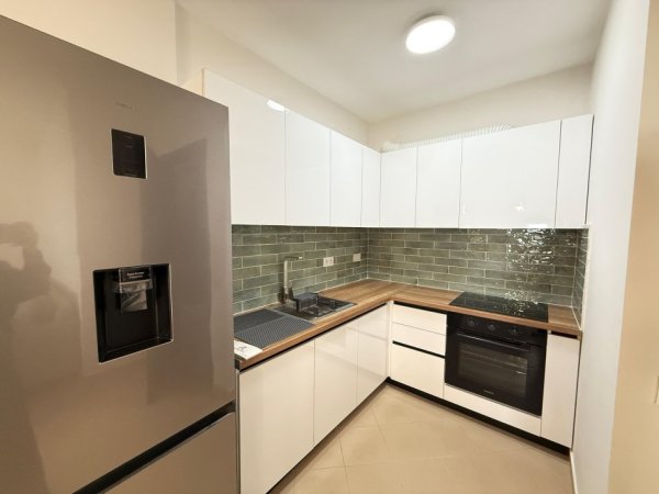 Tirane, jepet me qera apartament 2+1 Kati 3, 