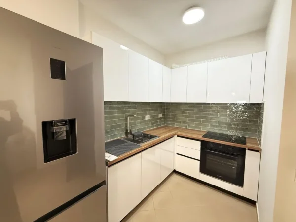 Tirane, jepet me qera apartament 2+1 Kati 3, 