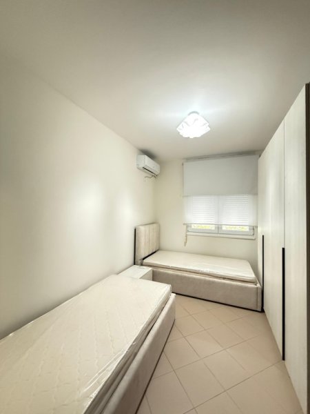 Tirane, jepet me qera apartament 2+1 Kati 3, 