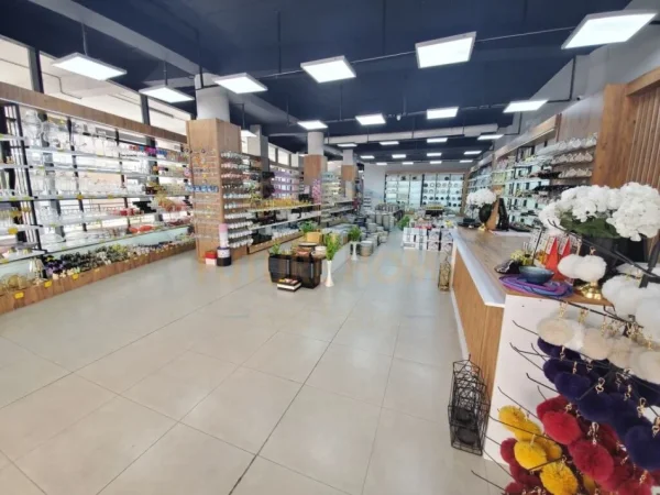 Tirane, shitet ambjent biznesi Kati 0, 413 m² 1.600.000 € 