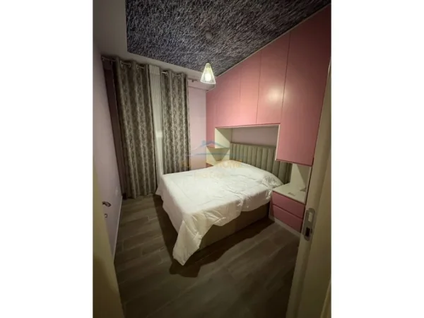 Tirane, jepet me qera apartament 2+1 Kati 3, 92 m² 900 € (KODRA E DIELLIT 1)