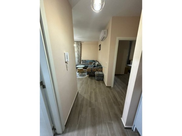 Tirane, jepet me qera apartament 2+1 Kati 3, 92 m² 900 € (KODRA E DIELLIT 1)