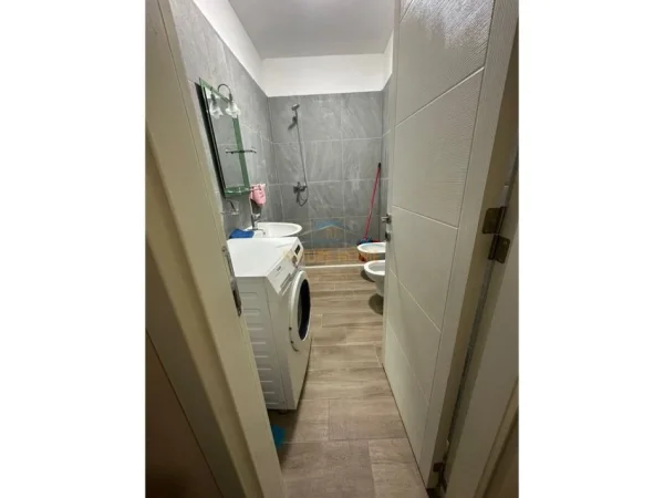 Tirane, jepet me qera apartament 2+1 Kati 3, 92 m² 900 € (KODRA E DIELLIT 1)
