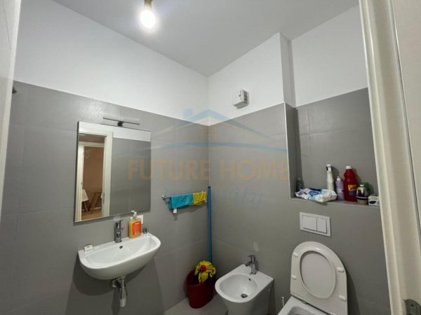 Tirane, jepet me qera apartament 1+1 Kati 2, 60 m² 500 € (Porcelan , ASL 2)
