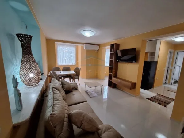 Tirane, jepet me qera apartament 2+1 Kati 2, 71 m² 800 € (SHESHI WILLSON)