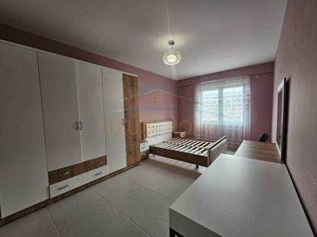 Tirane, jepet me qera apartament 2+1+Ballkon Kati 4, 100 m² 750 € 
