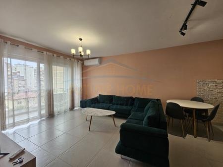 Tirane, jepet me qera apartament 2+1+Ballkon Kati 4, 100 m² 750 € 