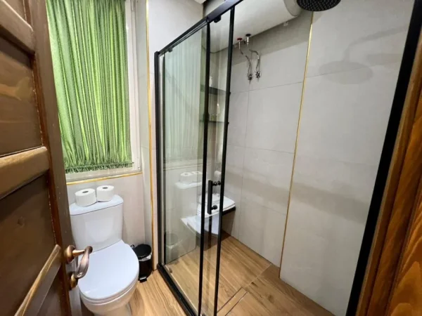 Tirane, shitet apartament 1+1 Kati 1, 192 m² 