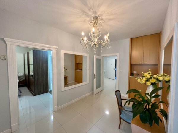 Tirane, shitet apartament 1+1 Kati 1, 192 m² 