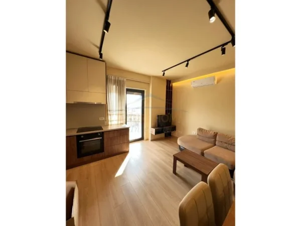 Tirane, jepet me qera apartament 1+1+Parkim, Kati 7, 60 m² 850 € (Bulevardi Zogu i Pare)