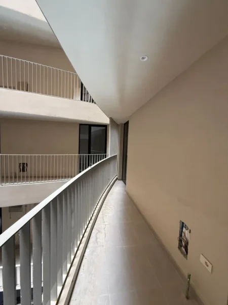 Tirane, jepet me qera ambjent biznesi Kati 1, 105 m² 600 € (Mine Peza)