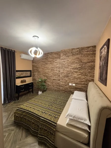 Tirane, jepet me qera apartament 2+1 Kati 3, 700 €