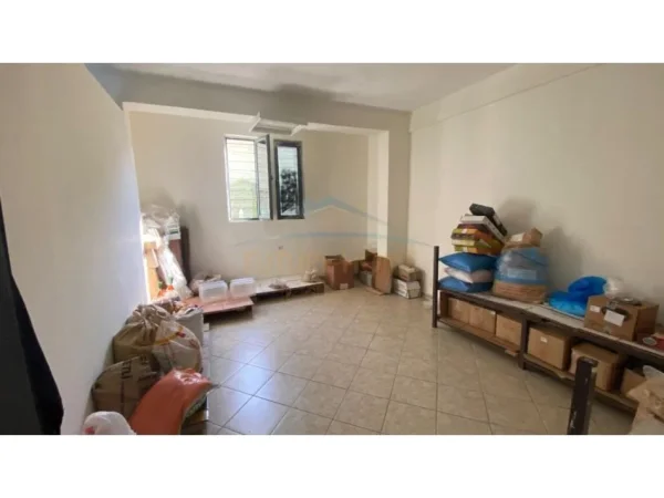 Tirane, shitet ambjent biznesi Kati 0, 123 m² 150.000 € (RRUGA XHANFIZE KEKO)