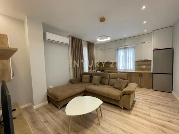 Tirane, jepet me qera apartament 2+1+Aneks+Ballkon Kati 2, 75 m² 630 € (Neom124533)