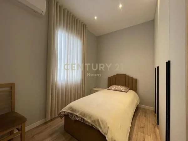Tirane, jepet me qera apartament 2+1+Aneks+Ballkon Kati 2, 75 m² 630 € (Neom124533)