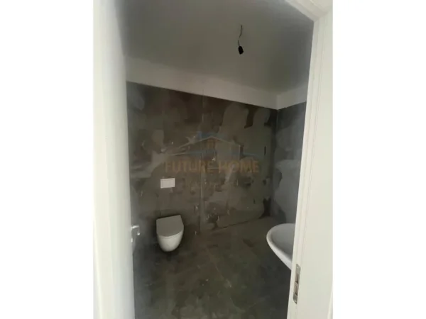 Shitet Apartament 2+1 , Kompleksi Univers City , QTU , 118,000 Euro