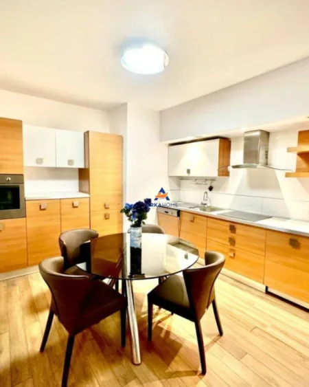 Tirane, jepet me qera apartament 1+1+Ballkon Kati 10, 83 m² 950 € (RRUGA SAMI FRASHERI, SHESHI WILLSON)