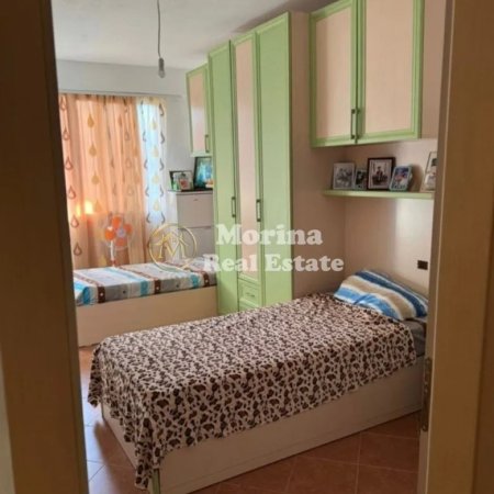 Tirane, jepet me qera apartament 2+1 Kati 4, 85 m² 420 € (Fresku)