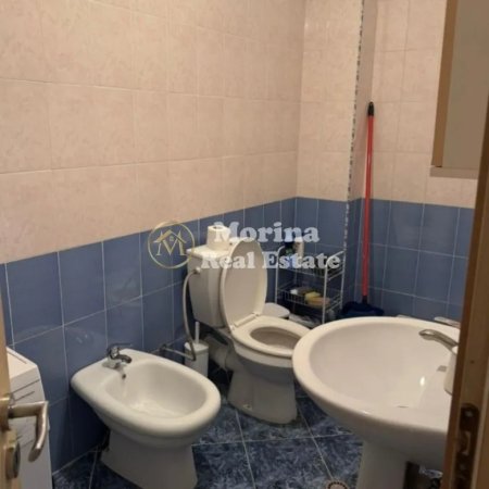 Tirane, jepet me qera apartament 2+1 Kati 4, 85 m² 420 € (Fresku)