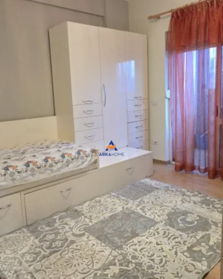 Tirane, jepet me qera apartament 2+1+Ballkon Kati 7, 115 m² 750 € (SHESHI AVNI RUSTEMI, PAZARI I RI)