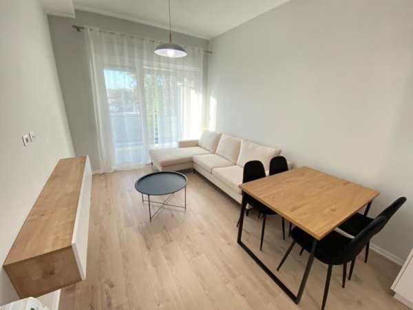 Tirane, jepet me qera apartament 1+1 Kati 3, 550 € 