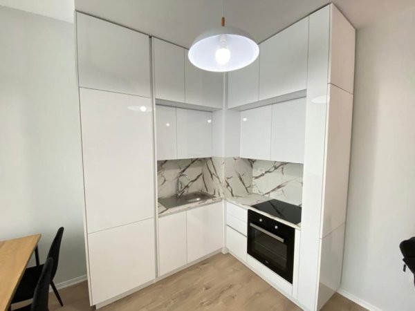 Tirane, jepet me qera apartament 1+1 Kati 3, 550 € 
