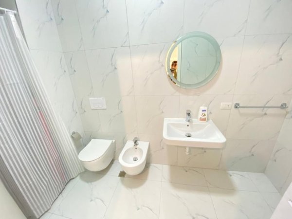 Tirane, jepet me qera apartament 1+1 Kati 3, 550 € 