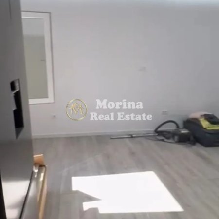 Tirane, jepet me qera apartament 1+1 Kati 2, 50 m² 300 € (Oxhaku)