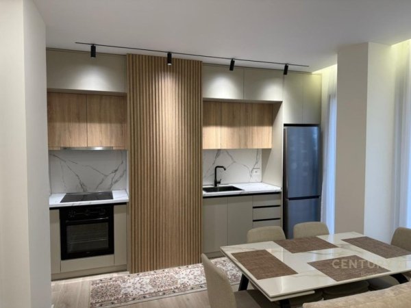 Tirane, jepet me qera apartament 1+1 Kati 5, 57 m² 700 € 