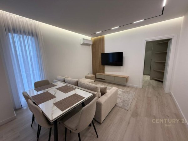 Tirane, jepet me qera apartament 1+1 Kati 5, 57 m² 700 € 