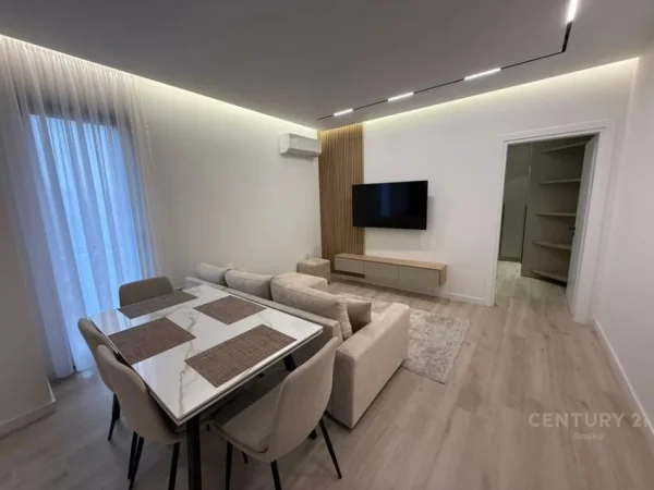 Tirane, jepet me qera apartament 1+1 Kati 5, 57 m² 700 € 