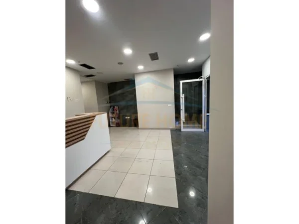 Tirane, shitet ambjent biznesi Kati -1, 251 m² 427.000 € 
