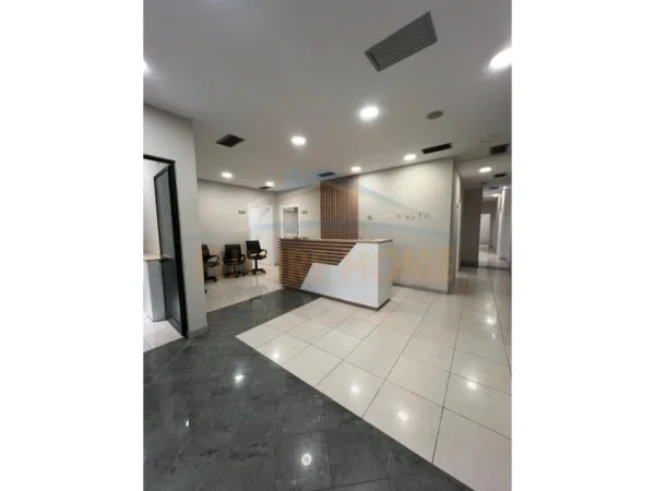 Tirane, shitet ambjent biznesi Kati -1, 251 m² 427.000 € 