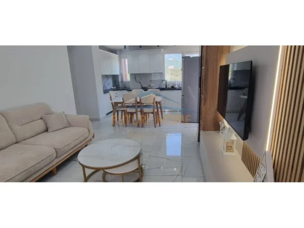 Tirane, jepet me qera apartament 2+1 Kati 1, 105 m² 500 € (FRESK)