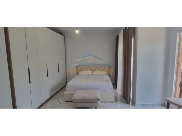 Tirane, jepet me qera apartament 2+1 Kati 1, 105 m² 500 € (FRESK)