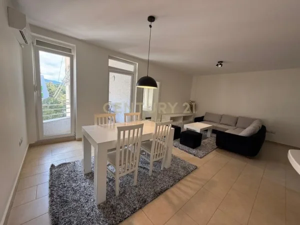 Tirane, jepet me qera apartament 2+1 Kati 8, 100 m² 800 € 