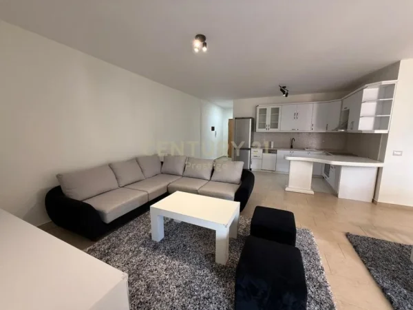 Tirane, jepet me qera apartament 2+1 Kati 8, 100 m² 800 € 