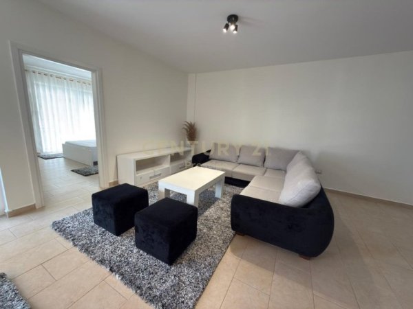 Tirane, jepet me qera apartament 2+1 Kati 8, 100 m² 800 € 