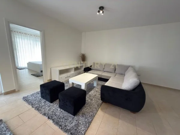 Tirane, jepet me qera apartament 2+1 Kati 8, 100 m² 800 € 