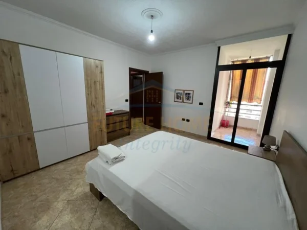Tirane, jepet me qera apartament 2+1+2 Kati 9, 87 m² 650 € (Rruga Jordan Misja)