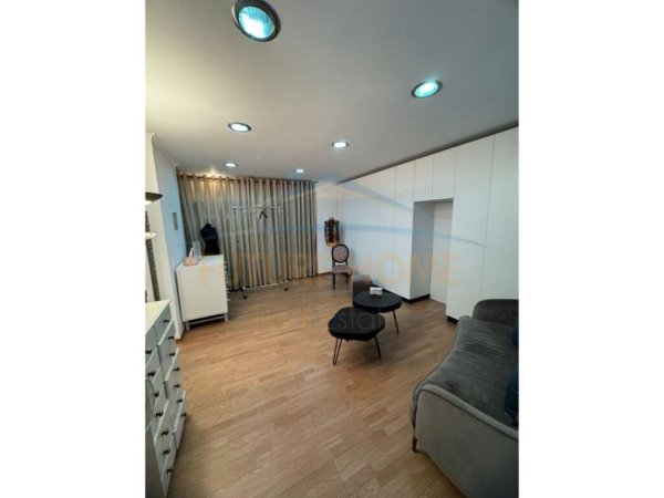 Tirane, shitet ambjent biznesi Kati 0, 31 m² 150.000 € (PALLATET AGIMI)
