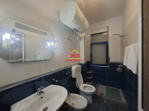 Vlore, jepet me qera apartament 3+1+Ballkon Kati 2, 120 m² 550 € (Rruga Sadik Zotaj)