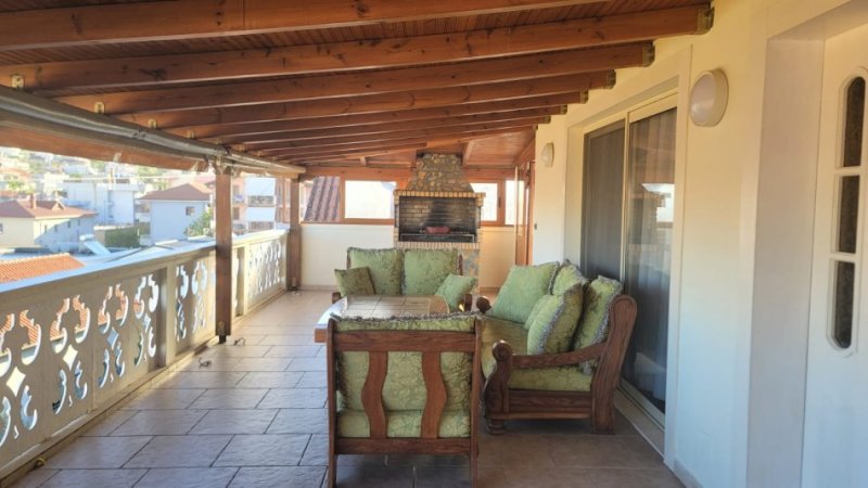 Tirane, jepet me qera apartament 3+1+Ballkon Kati 3, 167 m² 800 € (prane Fakultetit Ekonomik)