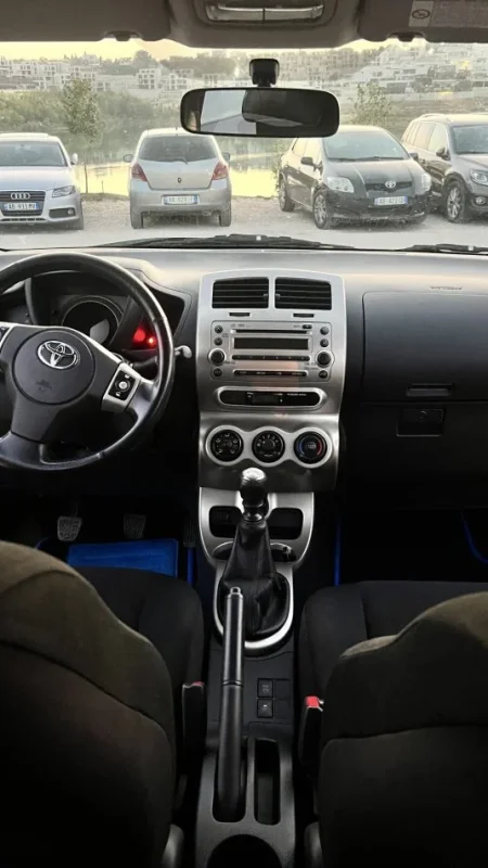 Tirane, shes SUV TOYOTA URBAN CRUISER 1.4 D4D 4X4 Nafte, e zeze manuale Klima 6.400 €