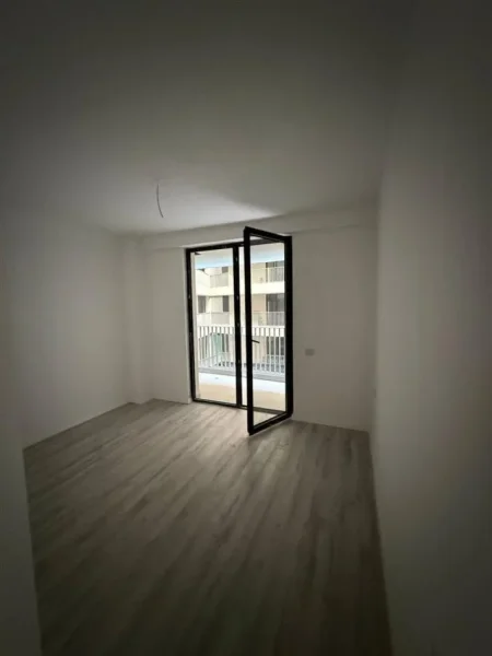 Tirane, jepet me qera zyre Kati 2, 105 m² 600 € (MINE PEZA)