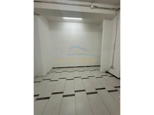 Tirane, shitet ambjent biznesi , 328 m² 420.000 € 