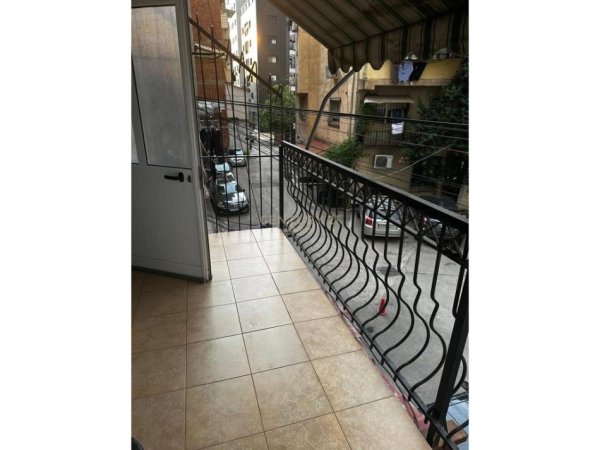 Tirane, shes apartament 1+1+Ballkon Kati 2, 70 m² 185.000 € (Rruga e durresit)
