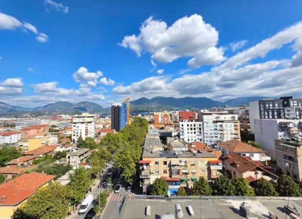 Tirane, jepet me qera apartament 3+1+Ballkon , 120 m² 650 € (Bulevardi Zogu I)
