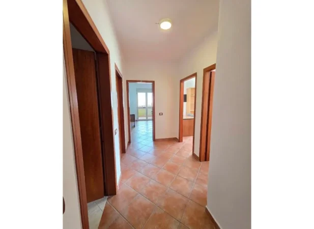 Tirane, jepet me qera apartament 3+1+Ballkon , 120 m² 650 € (Bulevardi Zogu I)